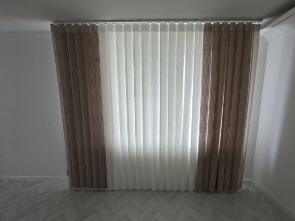 Jaluzele de tip perdea