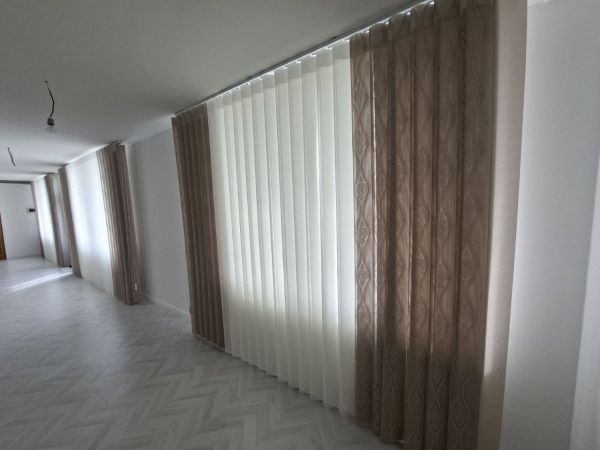 Jaluzele de tip perdea