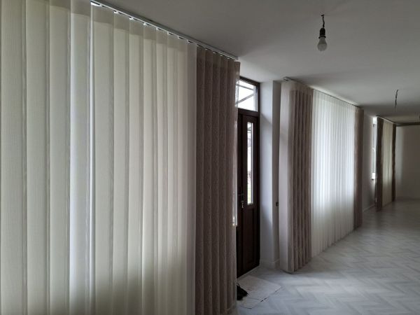 Jaluzele de tip perdea