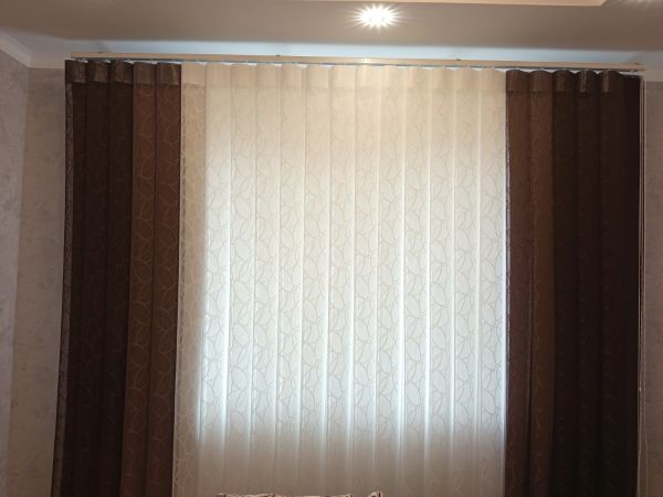 Jaluzele de tip perdea