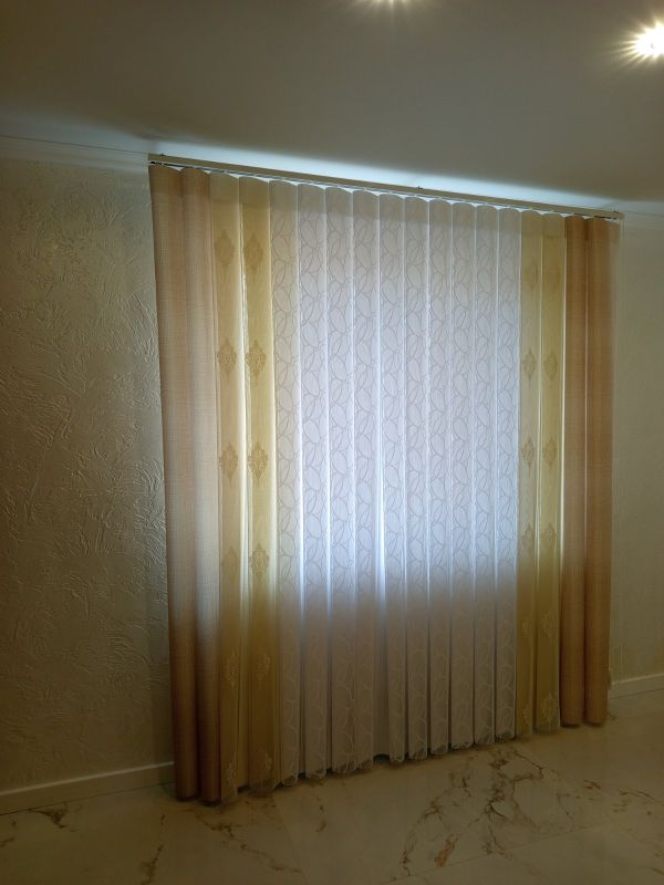 Jaluzele de tip perdea