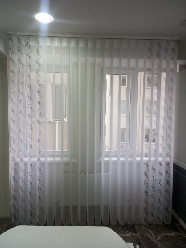 Jaluzele de tip perdea