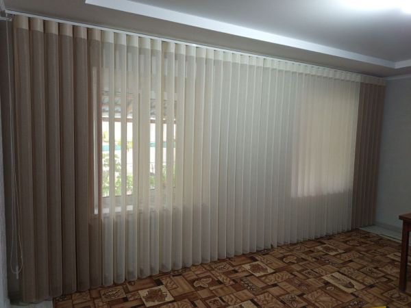 Jaluzele de tip perdea